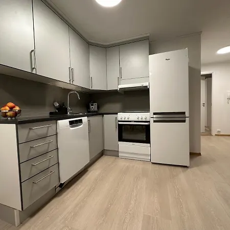 Sleek & דירה טרומסה
